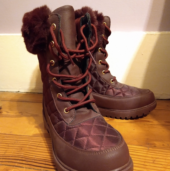 Bordeaux Loana Duck Boot, burgundy, size 6.5 - Picture 4 of 4